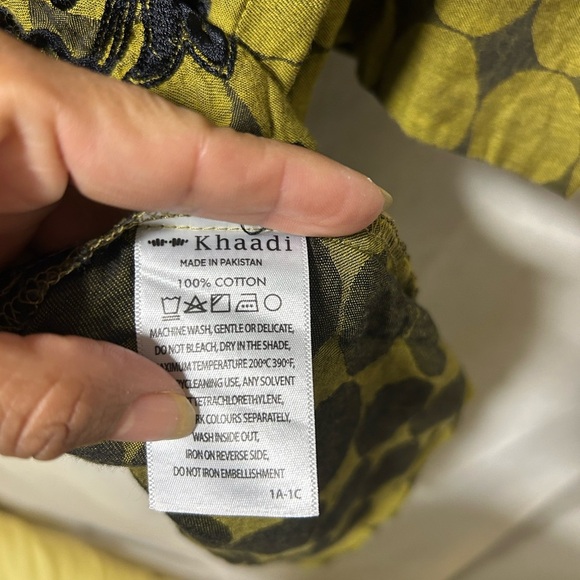 Green and Black Patterned Tunic - Picture 4 of 4